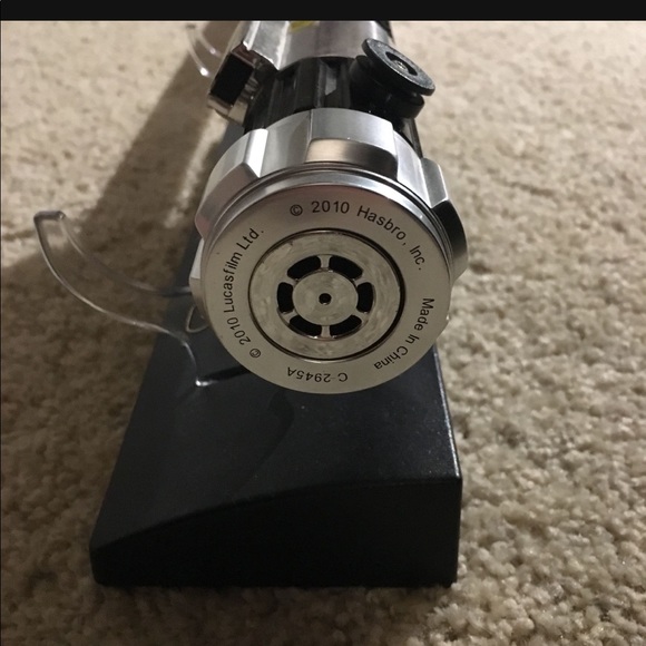 Star Wars Signature Series Force FX Lightsaber with removable blade - Picture 8 of 9